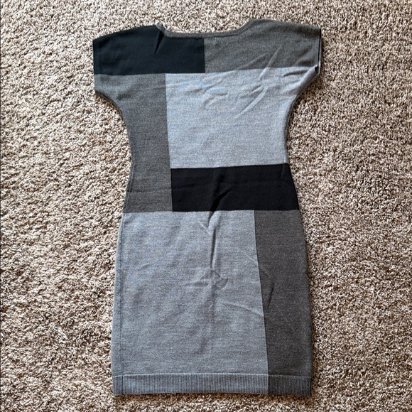 Color Block Knit Sweater Dress Bundle of 3 - Picture 9 of 12